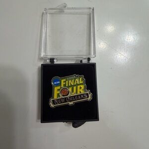 2012 NCAA final four New Orleans championship collectible pin sports memorabilia